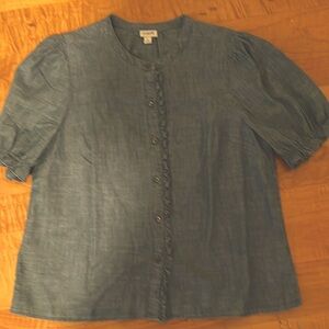 Women’s J Crew size large chambray button up shirt. See pics for details. NWT.